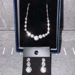 White Stone Woman’s Diamond Set
