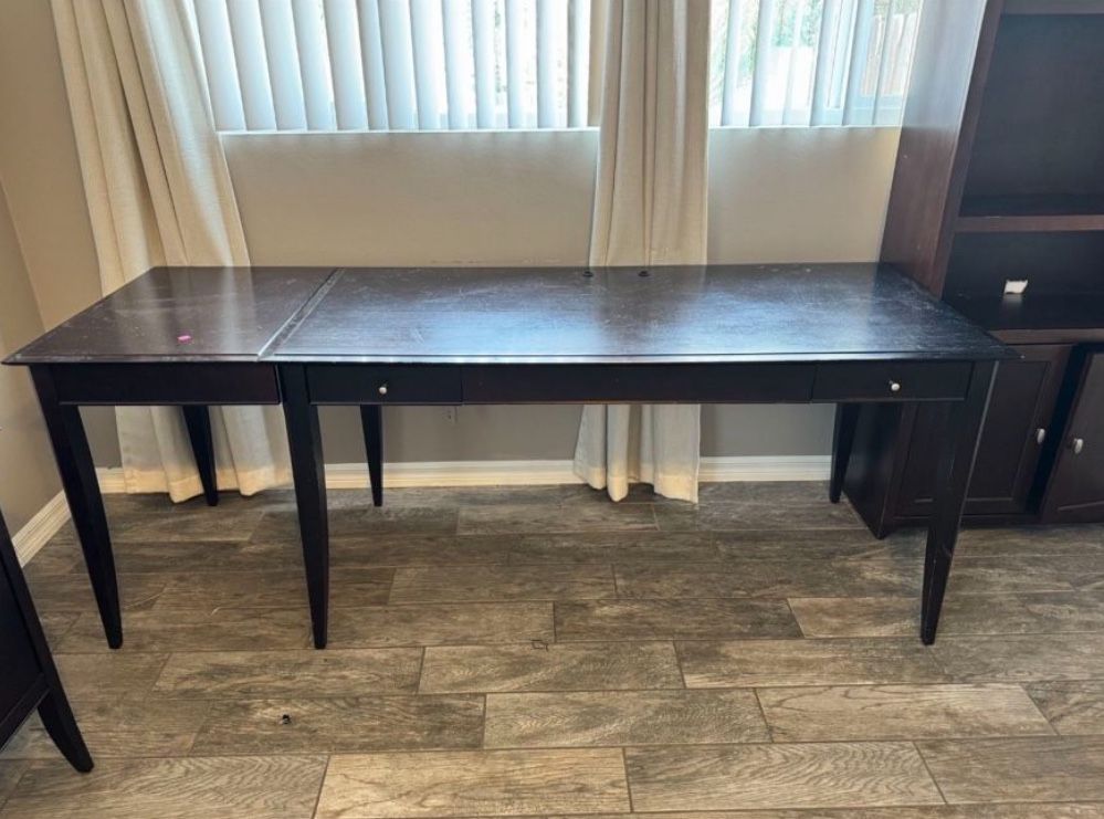 🎉$50🎉- Dark brown wood desk/ table