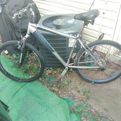 26 Inch Schwinn Bike Selling As It The Seat Post Will Need To Be Repaired