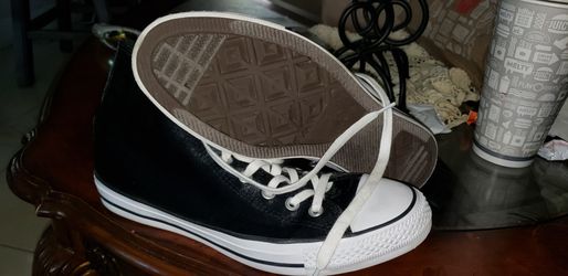 Converse Womens sz 10
