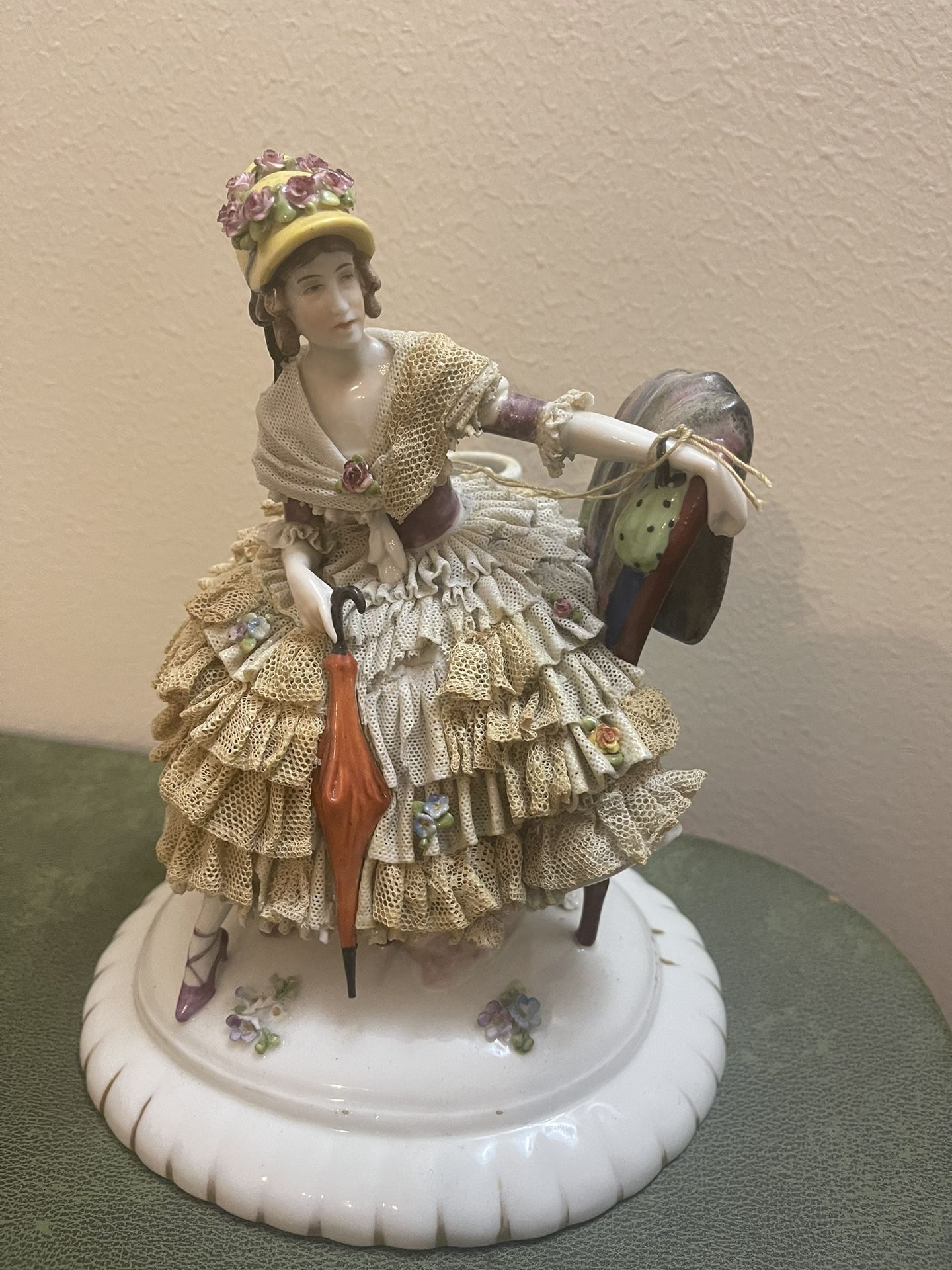 Gorgous Antique E&A Muller Intricate Detailed “Woman On Chair” W/ Vase