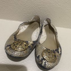 Women’s Flats Size 6.5 Tahari Animal Print 