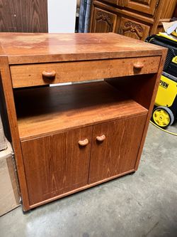 Free Rolling Storage Cabinet With Drawer
