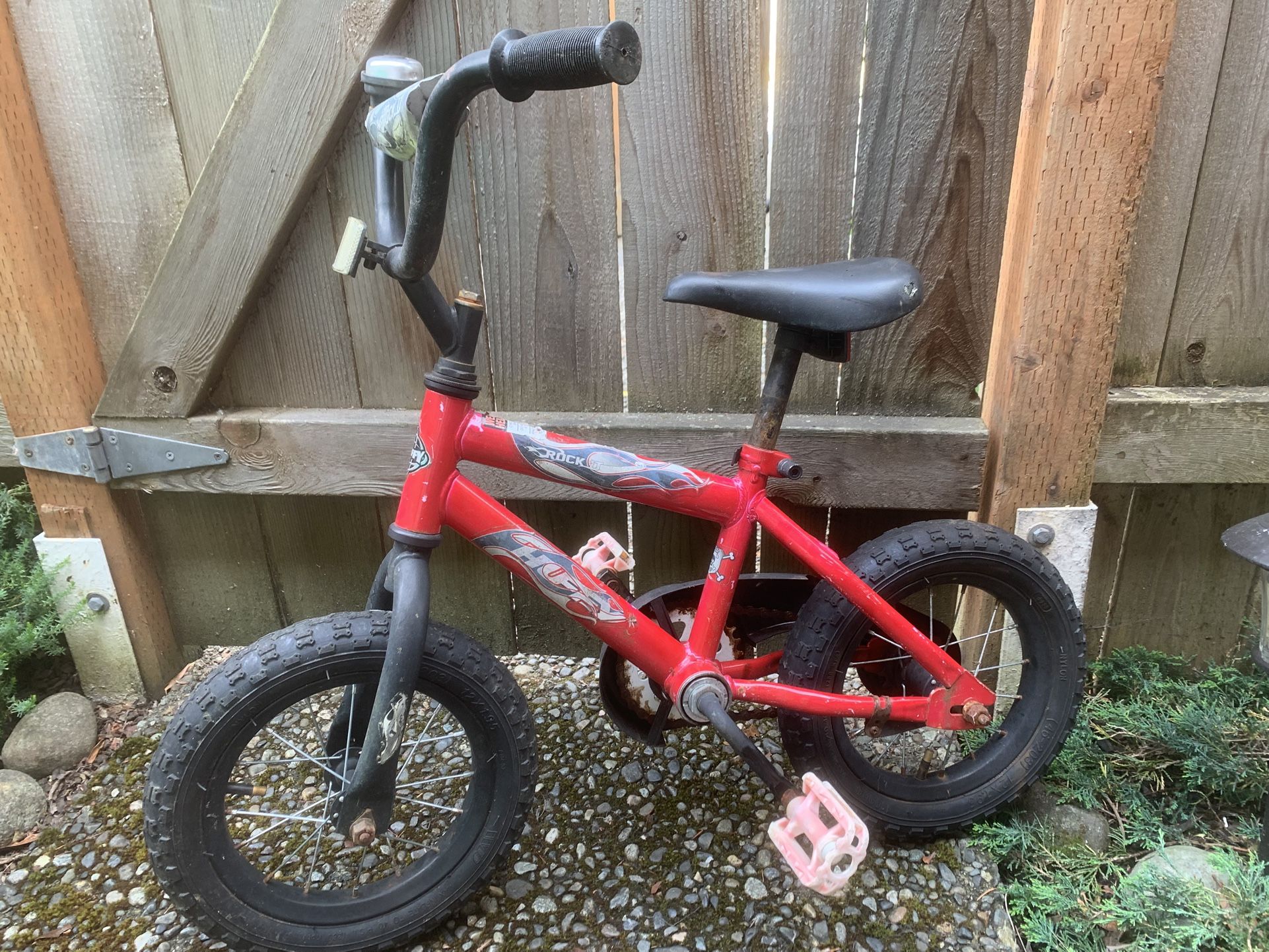 FREE - Huffy kids bike wheels 12”. Working.
