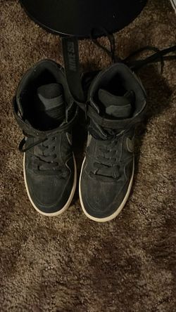 Men’s Nikes Size 8.5