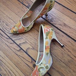 Hot Vintage Floral Heels
