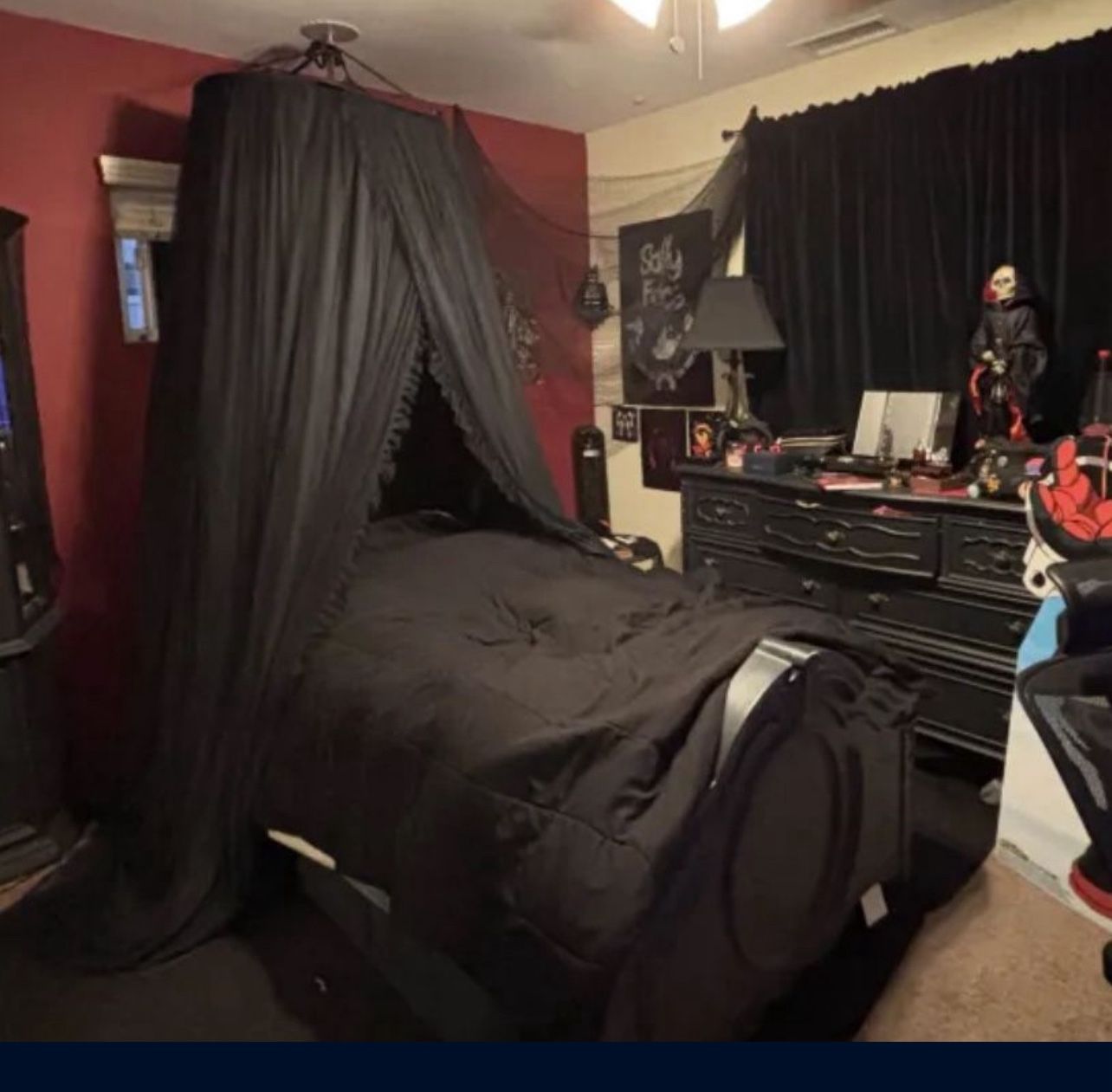 Twin Trundle Bed Excellent Condition Matte Black