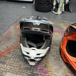 Dirt bike MX Helmet Youth M Fox