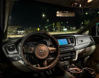 2017 KIA Sedona