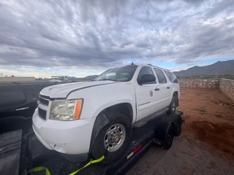 2007 Chevrolet suburban 2500 6.0 part out