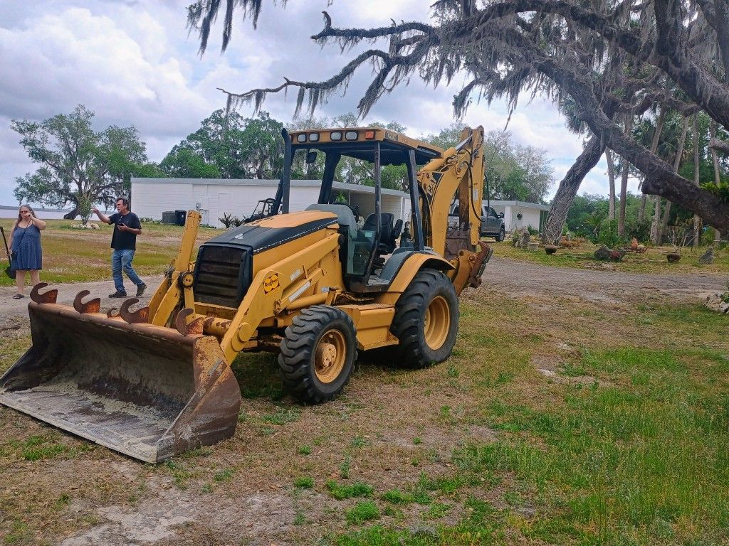 Cat Back Hoe