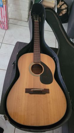 Vintage early 1970s Yamaha FG-75 Nippon Gakki Red Label