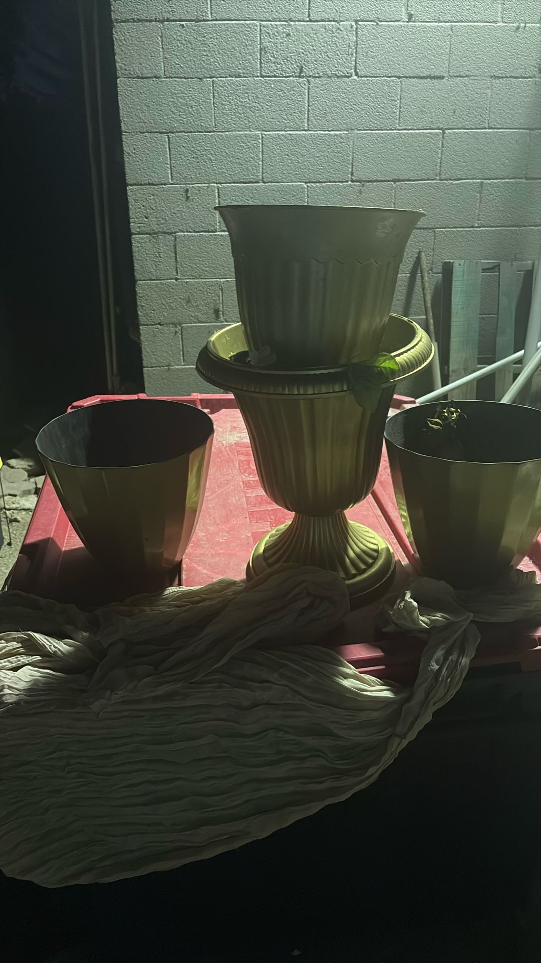 Plastic Gold Sprayed Flower Pots 