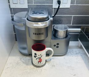 Keurig Coffee Maker With Milk Frother-great Condition
