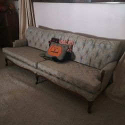 Beautiful vintage Living Room set