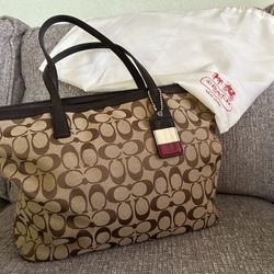 Classic Coach tote