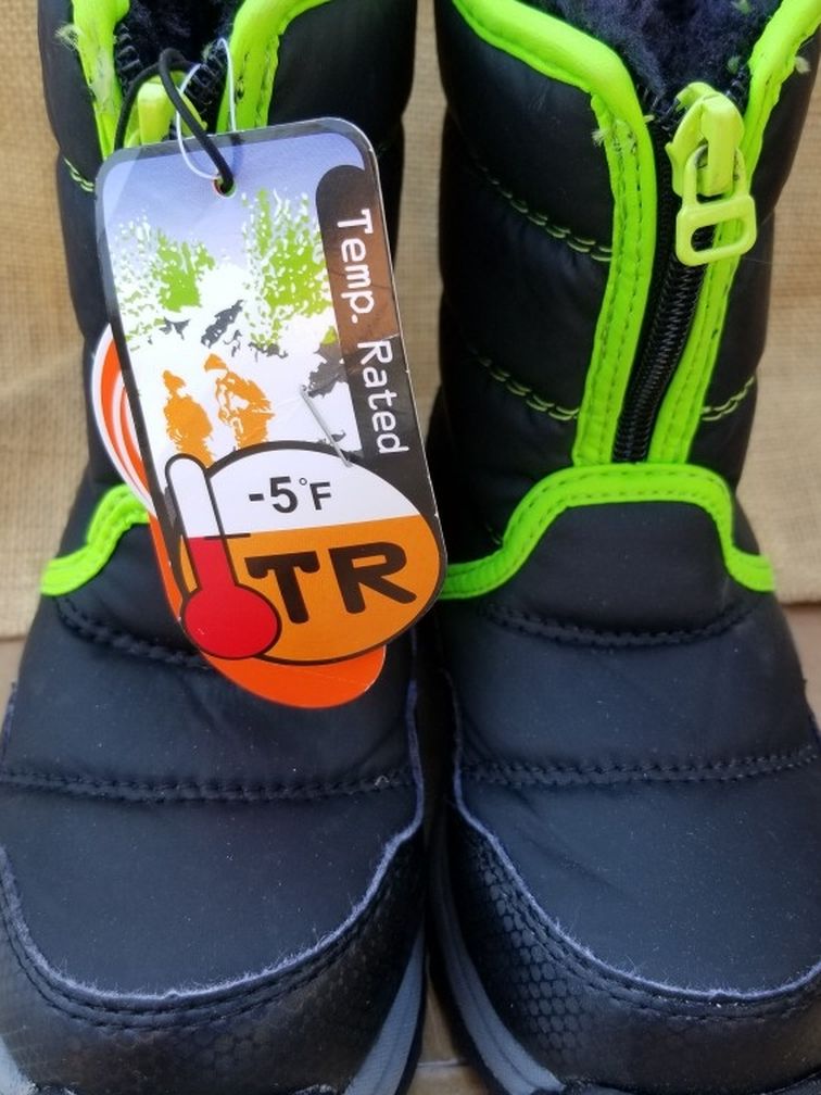 Snow boots Kids size 12(4-5 Years)New