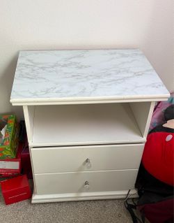 Night stand- pick up only
