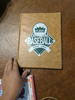 Baseball cards all signs by players