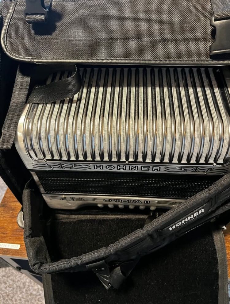 .Acordeon (Hohner-Corona II-Sol)