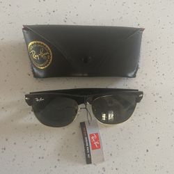Black Ray-Ban Sunglasses