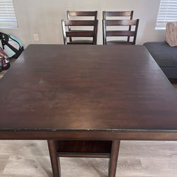 Table & Chairs Set