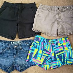 4 Women's Shorts Size 7/8 Lot