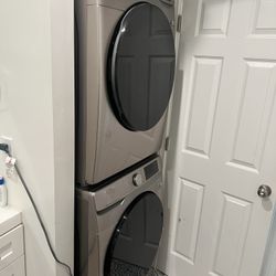 Washer/ Dryer Set 