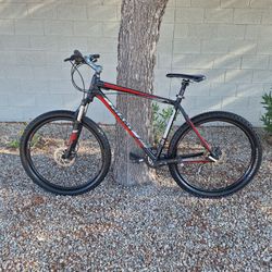 GIANT TALON 4 MOUNTAIN BIKE 27.5 INCH LIKE NEW ( CHECK MY OTHER BIKES)