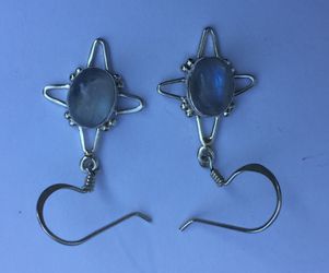 Handmade Silver Earrings with moonstone