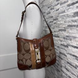 Coach Signature Hampton Clasp Bag