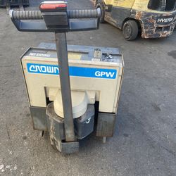 Electric pallet jack