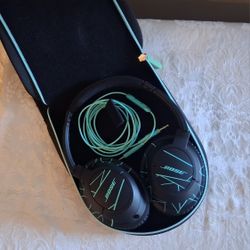 Bose Soundtrue Wired Around the Ear Headphones Black Teal w/ Case #W1960