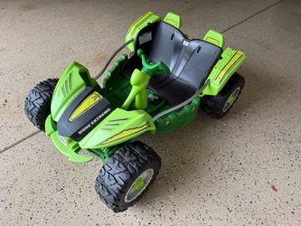 Power wheels dune racer car