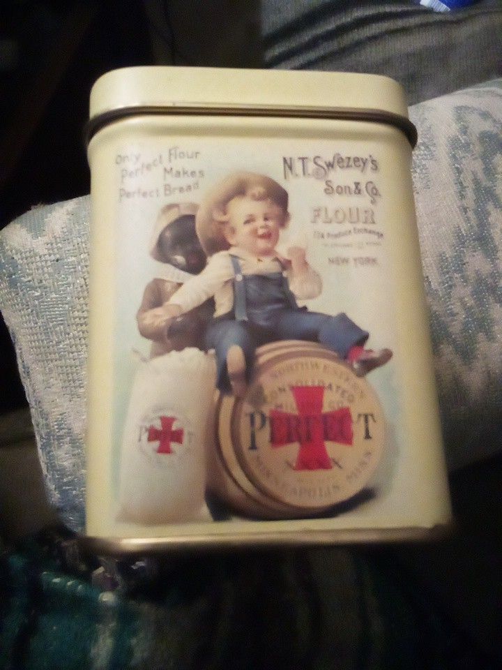 Advertisement Tin.