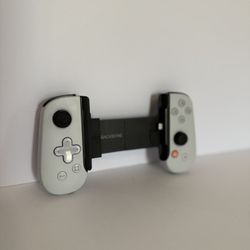 Backbone For iPhone Plug 