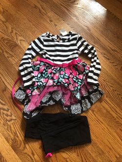 Girls size 5 shirt and leggings set beautiful! Counting Daisys
