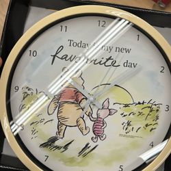 NWT Disney Winnie The Pooh  Decorative Wall Clock