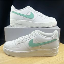 Air Force 1 Low White/Emerald Green DV7762 104 