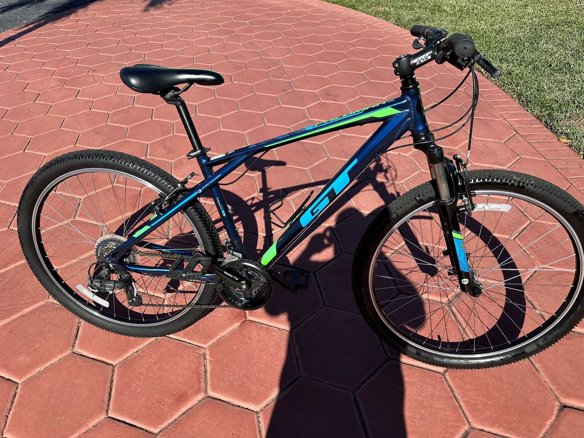 GT Palomar AL Mountain Bike Medium Frame Size 27.5 All Terra 565.