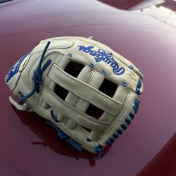Rawlings Baseball Glove. 