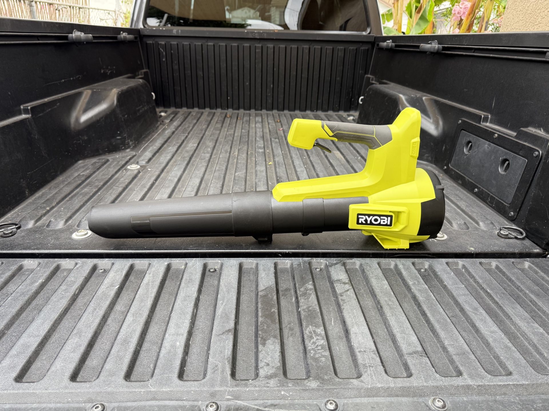 NEW RYOBI ONE+ 18V 100 MPH 350 CFM Cordless Battery Variable-Speed Jet Fan Leaf Blower (TOOL ONLY)