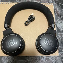 JBL Live 670 Wireless Headphones 