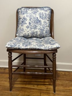 Sitting Chair