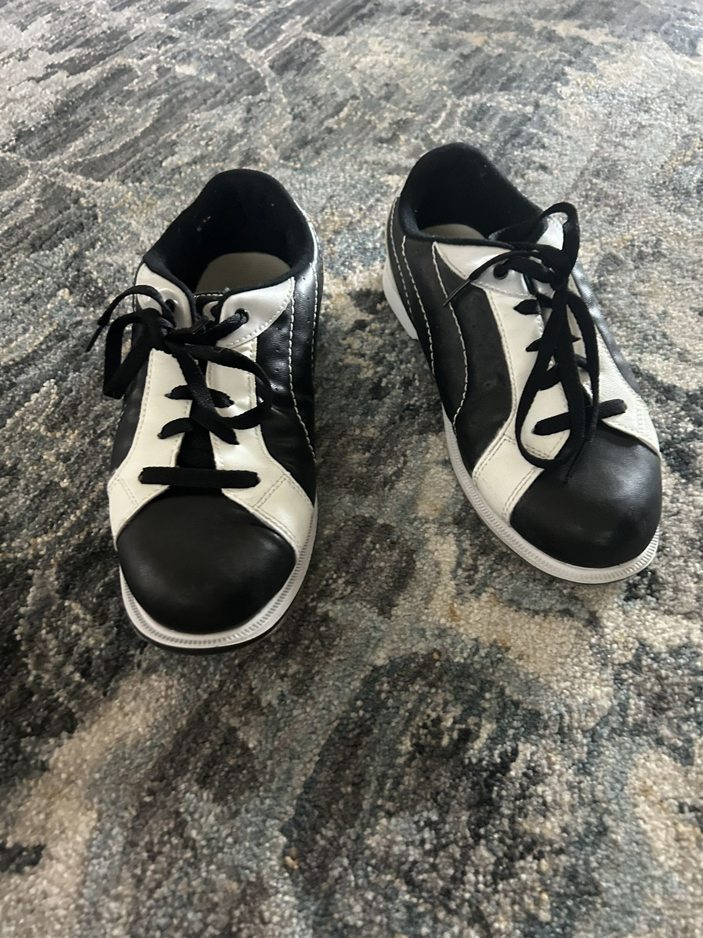 Bowling shoes