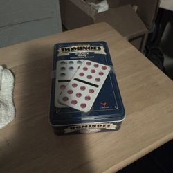 COLLECTORS DOMINOES 