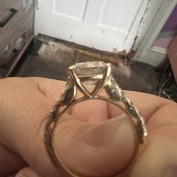 $7500 Engagement Ring For Sale. 