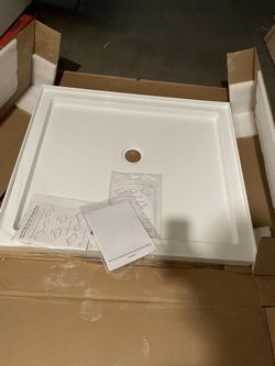 DreamLine SlimLine 42 in.x 36 in. Single Threshold Alcove Shower Pan Base in White with Center Drain 