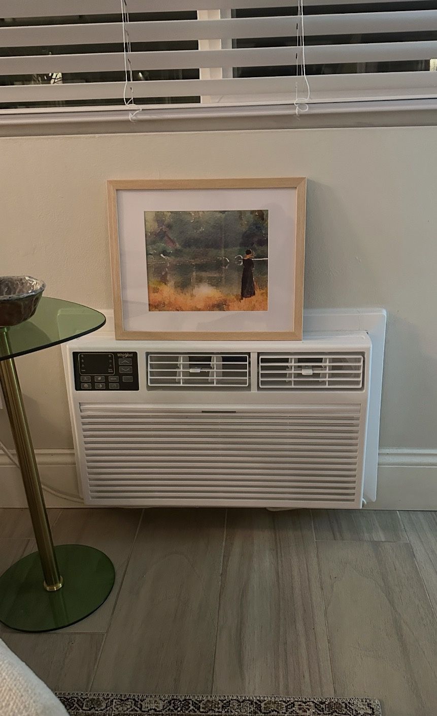 Whirlpool Air conditioner Unit