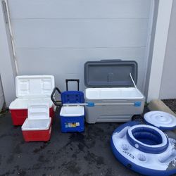 Igloo Coolers & Intex Poolside Floating Cooler